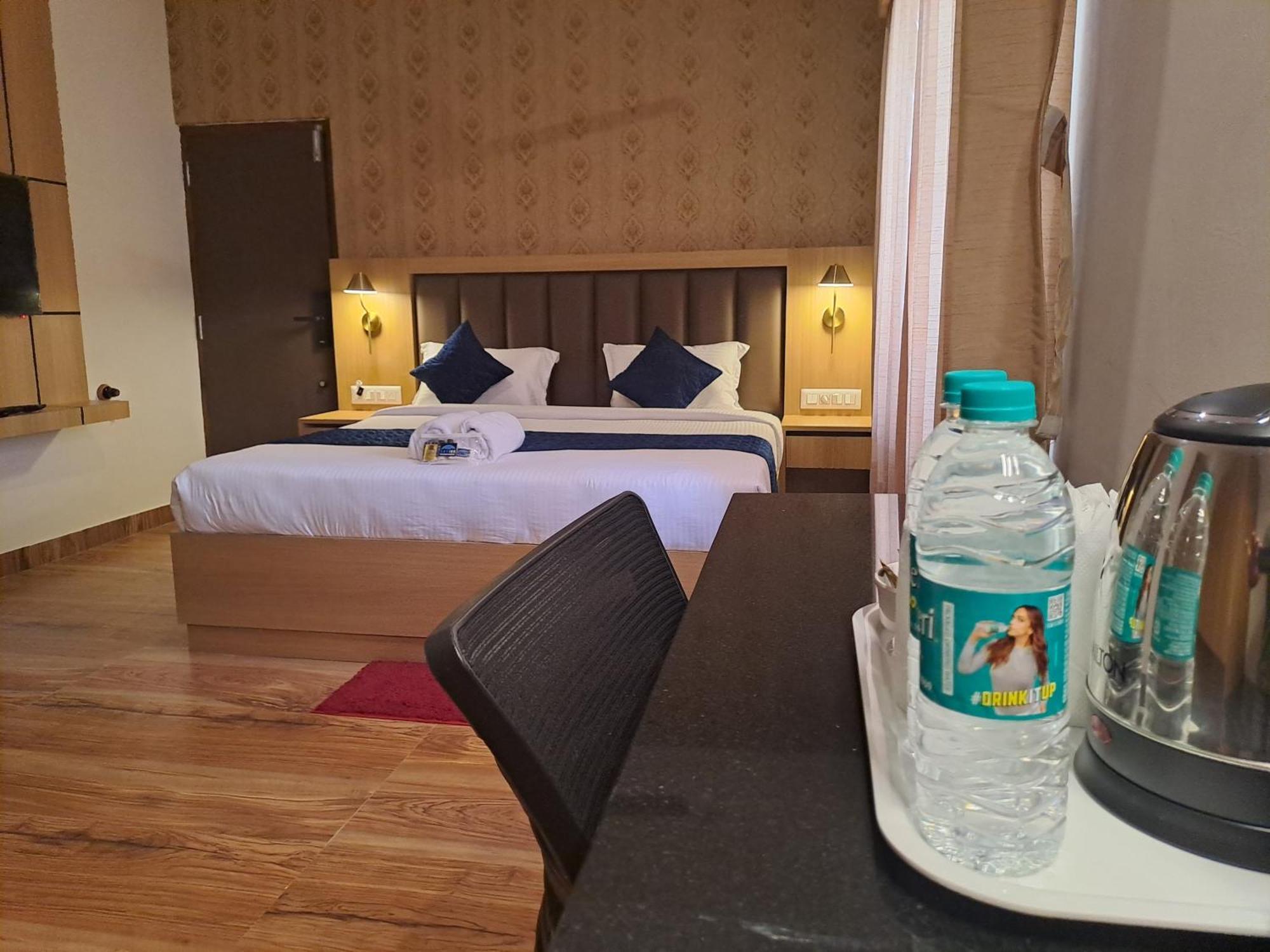 Sky Inn ไมซอร์ ภายนอก รูปภาพ
